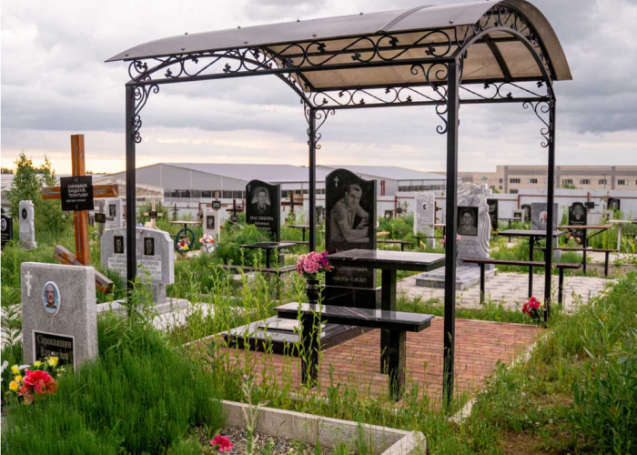 Оформление могил на кладбище от «Карелии»